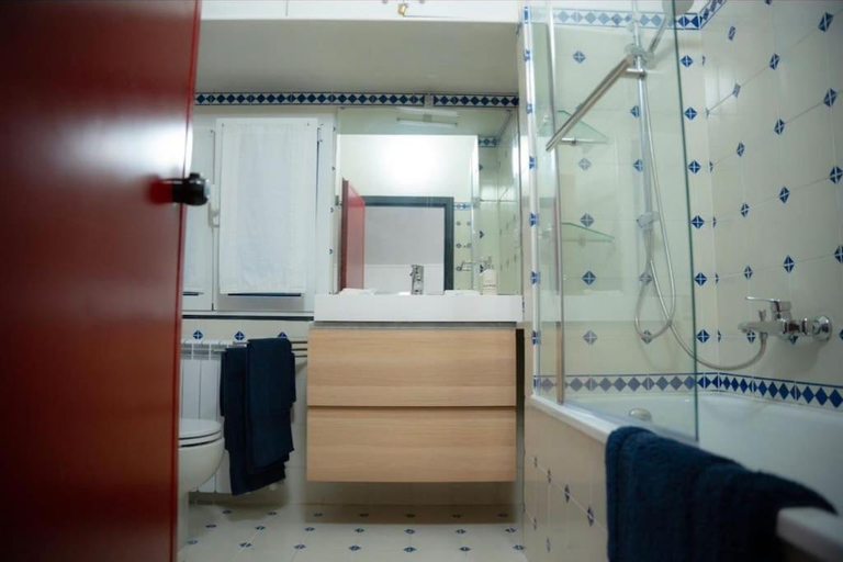 Bedroom 3, Hulu, Savona