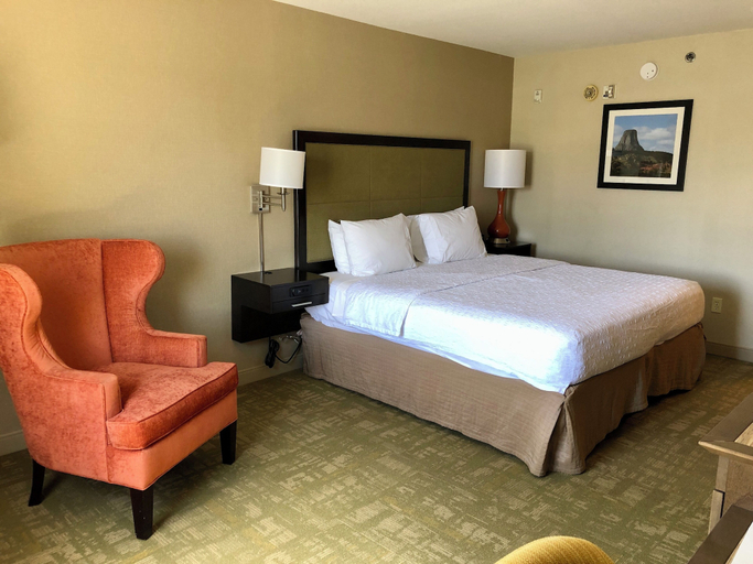 Bedroom 3, Summit Suites, Campbell