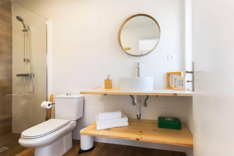 Bathroom 3, CAPARICA BEACH VILLA, Almada