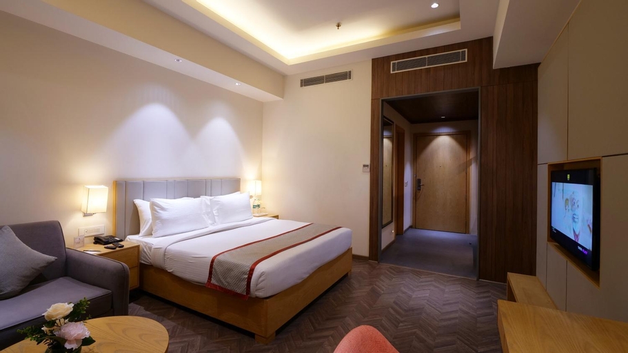Bedroom 3, Orana Aurnum, West