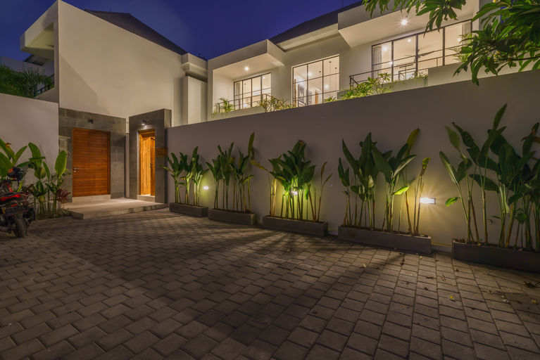 Exterior & Views 2, Puri Senang - Modern 4BR Pool Villa · Central Berawa · 6 min to Beach & Finns, Badung