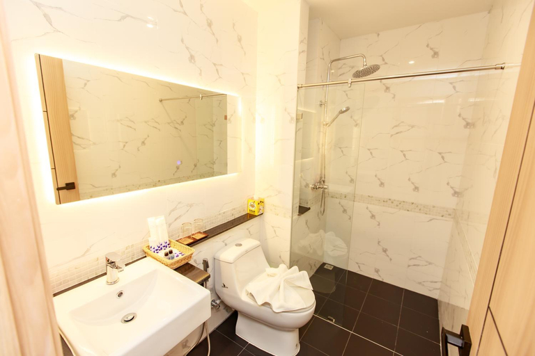 Bathroom 4, Siri Hotel Lumphun, Muang Lamphun