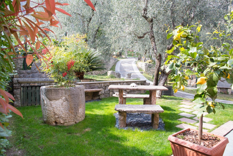 Others 4, Villa Tamas Guesthouse, Brescia