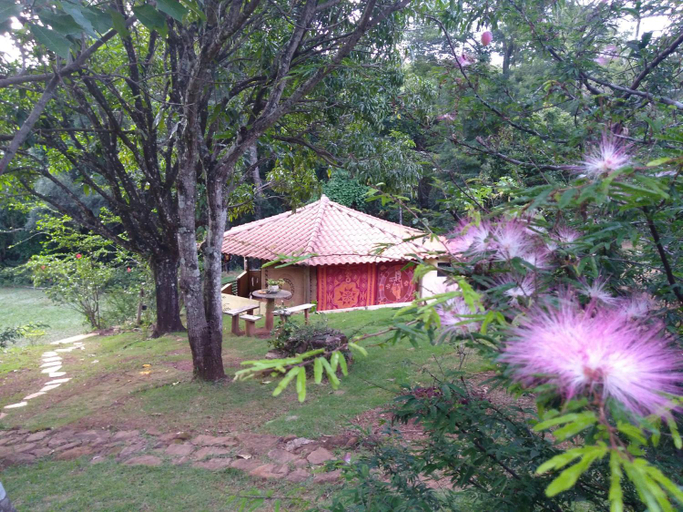 Others 4, Govinda Moeda Pousada, Moeda