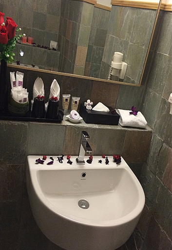 Bathroom 3, deKing Hotel KLCC, Kuala Lumpur