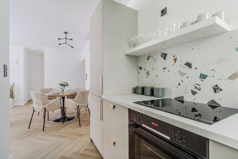 Others 5, Lumina 4-room apart near Pałac Kultury, Warsaw