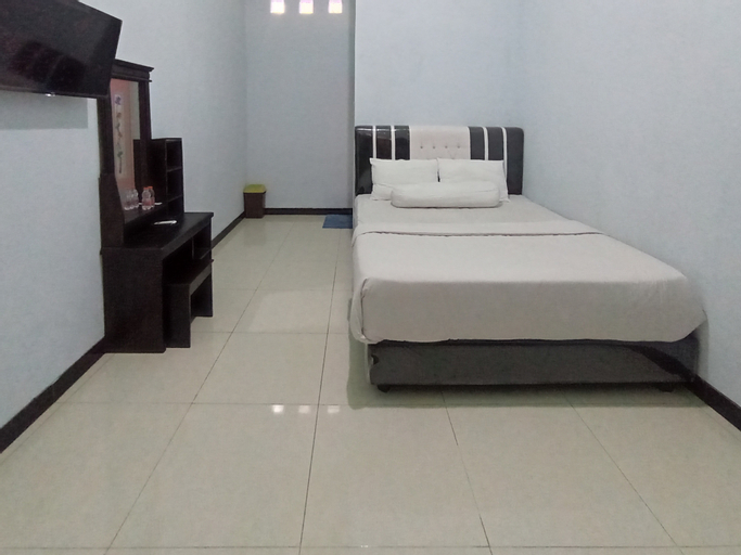 Bedroom 13