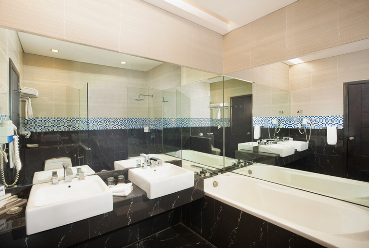Bathroom 7