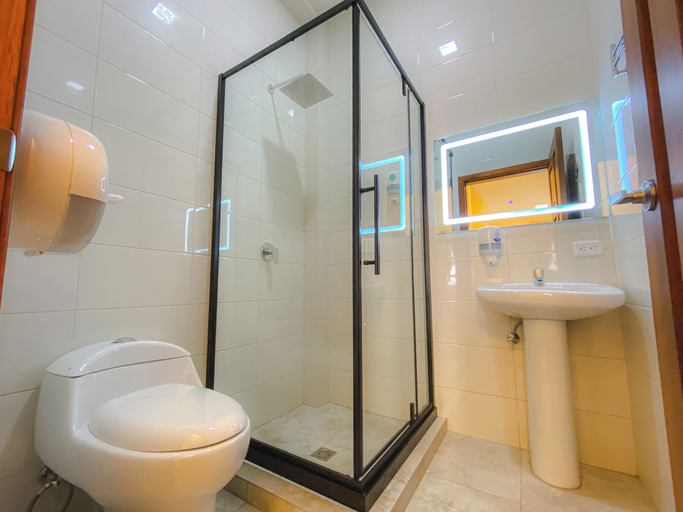 Bathroom 4, Gran Hotel Rex, Latacunga