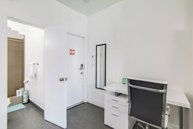Others 4, Chic Large Studio Apt Near Ocean Drive South Beach, Miami-Dade