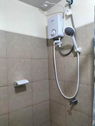 Bathroom 3, Stanford Suites 3, Biñan