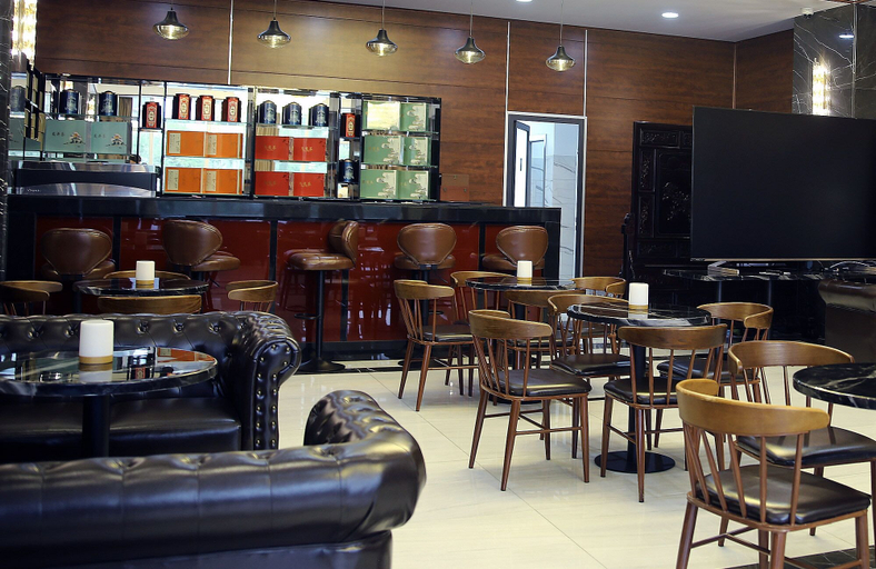 Food & Drinks 5, Peace House, Dobroesti