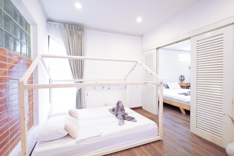 Bedroom 13