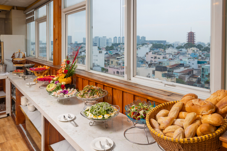 Food & Drinks 9