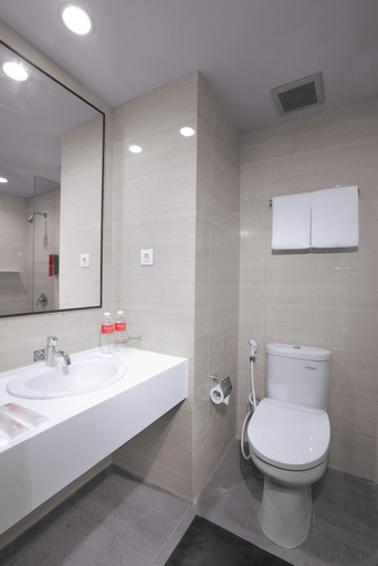 Bathroom 5, favehotel Sorong, Sorong