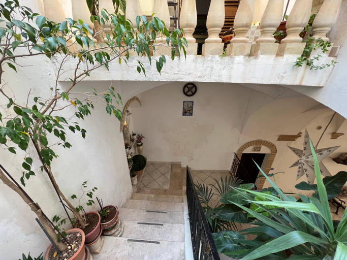 Others 5, Elettra, Lecce