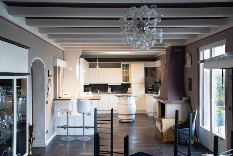 Others 3, Villa Tamas Guesthouse, Brescia