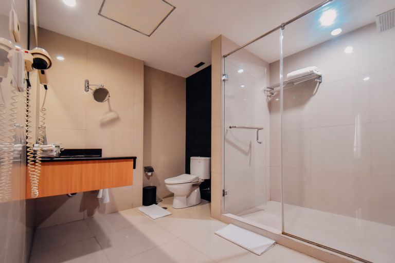 Bathroom 22