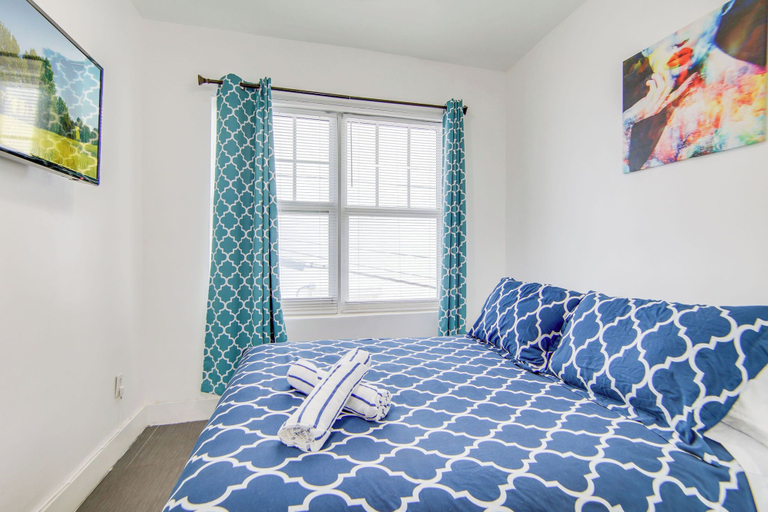 Bedroom, Comfy 1 B/R, Near Ocean Dr and Beach - South Beach, Miami-Dade