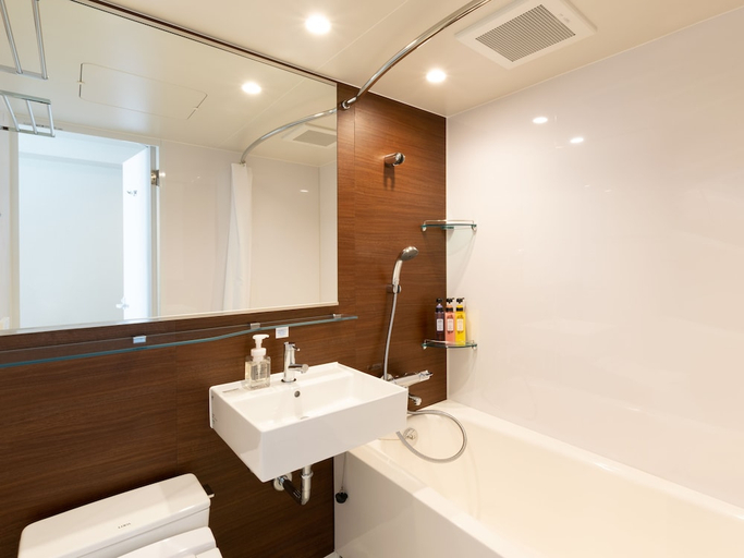 Bathroom 5, Comfort Hotel Shin-Osaka, Osaka
