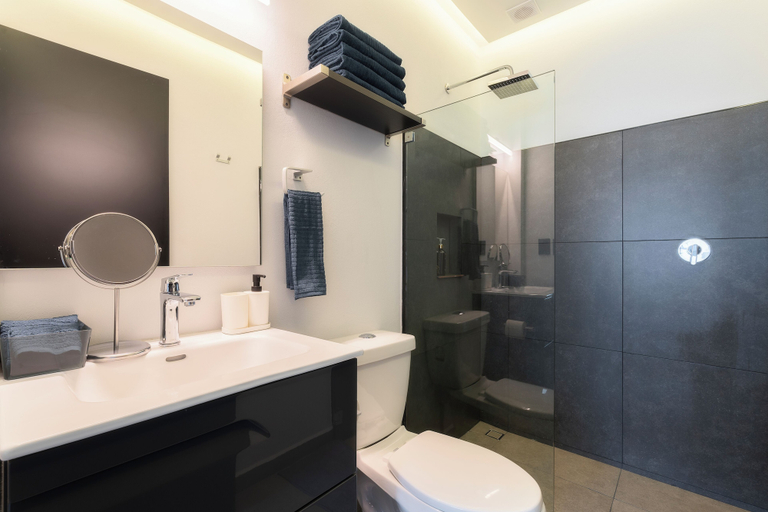 Bathroom 5, ZIELO Rentals Palma, Mexico City