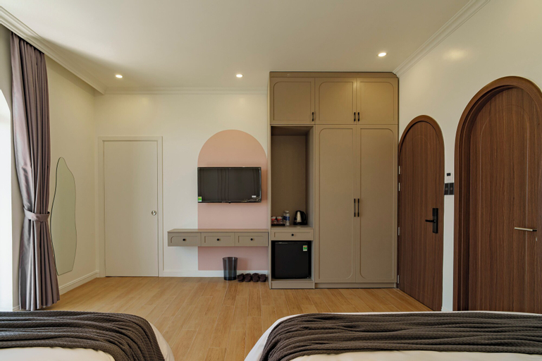 Bedroom 8