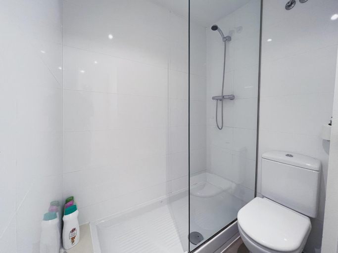 Bathroom 2, Stay U-nique Apartments Pellaires, Barcelona