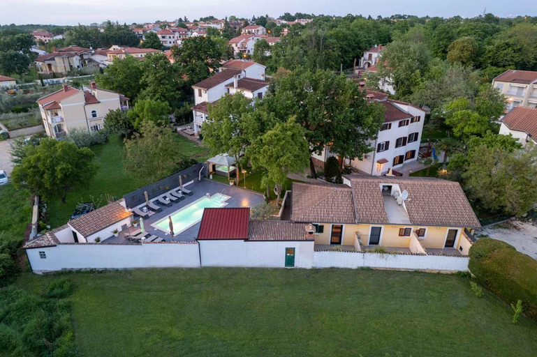 Others 5, House and Apt in Porec - Istrien 42536, Poreč