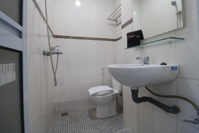 Bathroom 3, Reddoorz @ Baloi Batam, Batam