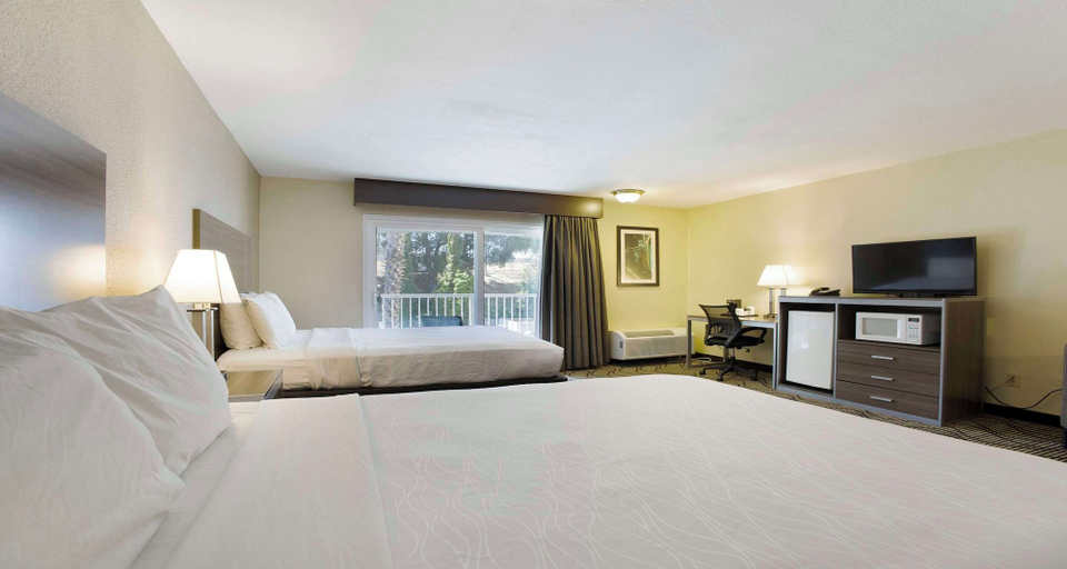 Bedroom 3, SureStay Plus Hotel by Best Western Sacramento North, Sacramento