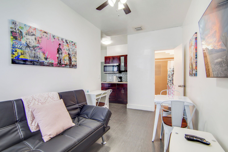 Others 4, Comfy 1 B/R, Near Ocean Dr and Beach - South Beach, Miami-Dade