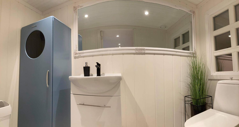 Bathroom 1, Rødseth gardsovernatting Dobbeltrom, Fræna
