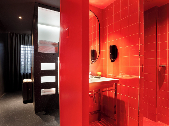 Bathroom 3, Amistat City Hostel Barcelona, Barcelona