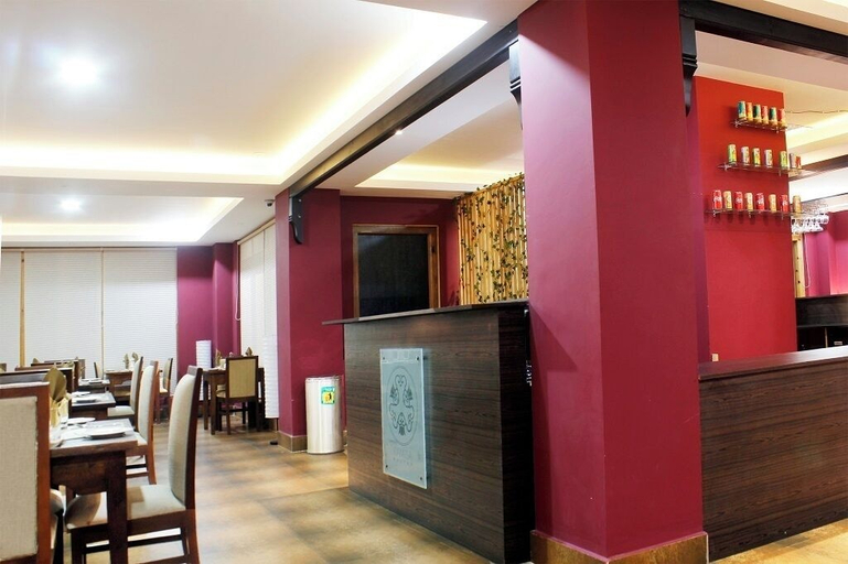 Food & Drinks 4, Hotel Damisa , Chang
