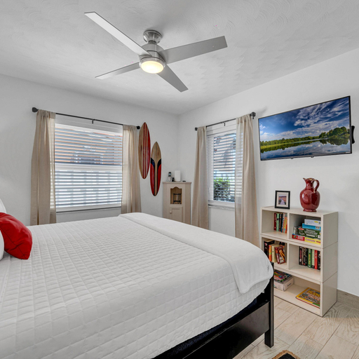 Room 5, Waterfront Bungalow Heated Pool Pineapple Key, Broward