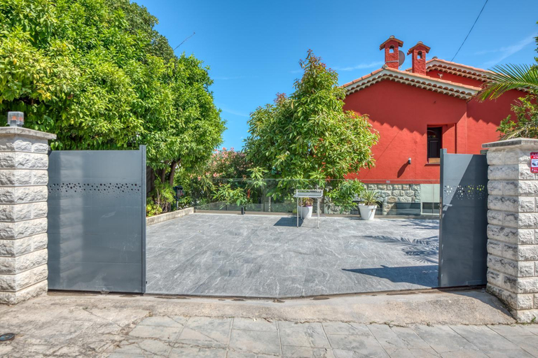 3, GROUND FLOOR VILLA GRAZIELLA 200 M FROM THE BEACH, Alpes-Maritimes