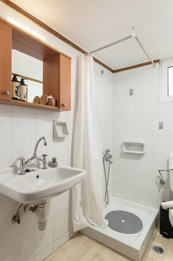 Bathroom 5, Thelesi Apartments, Crete