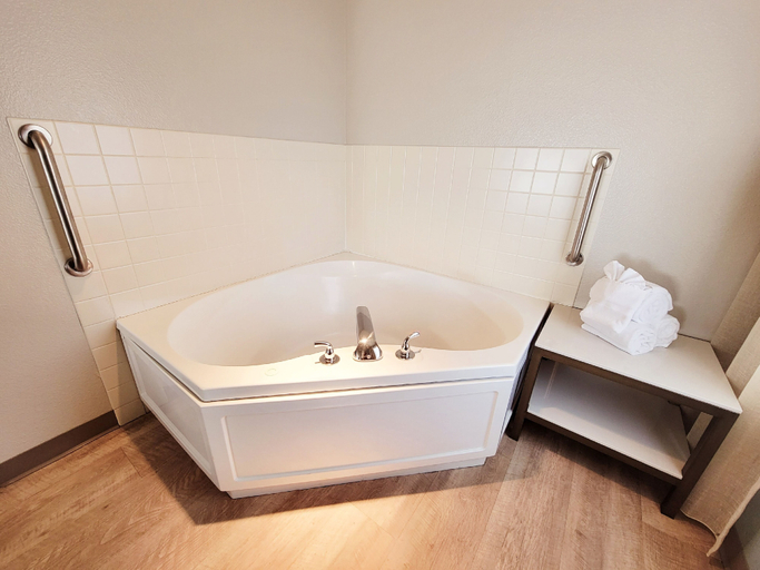 Bathroom 5, Wyndham Garden Otsego-Minneapolis, Wright