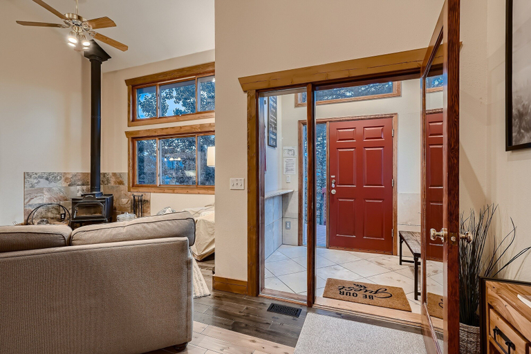 Interior 2, Mountain View Retreat 4 Bedroom Home by RedAwning, Gilpin