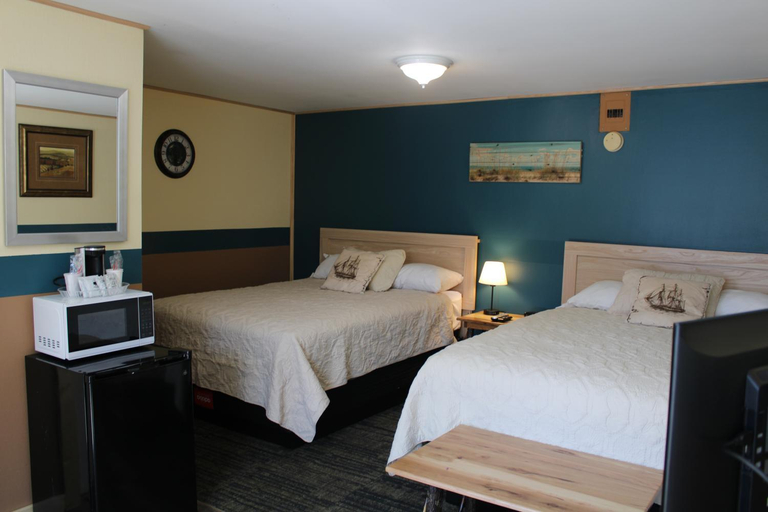 Bedroom 3, Lockview Motel, Chippewa