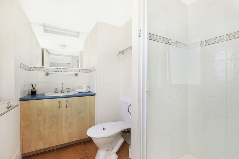 Bathroom 5, MAJORCA ISLE RESORT, Maroochy - Maroochydore