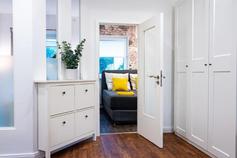 Bedroom 2, Shabby Chic Apartment in ideal Location, Hamburg