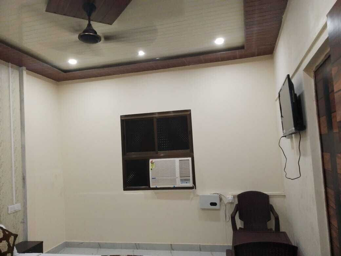 Bathroom 3, Baba Paying Guest House, Varanasi
