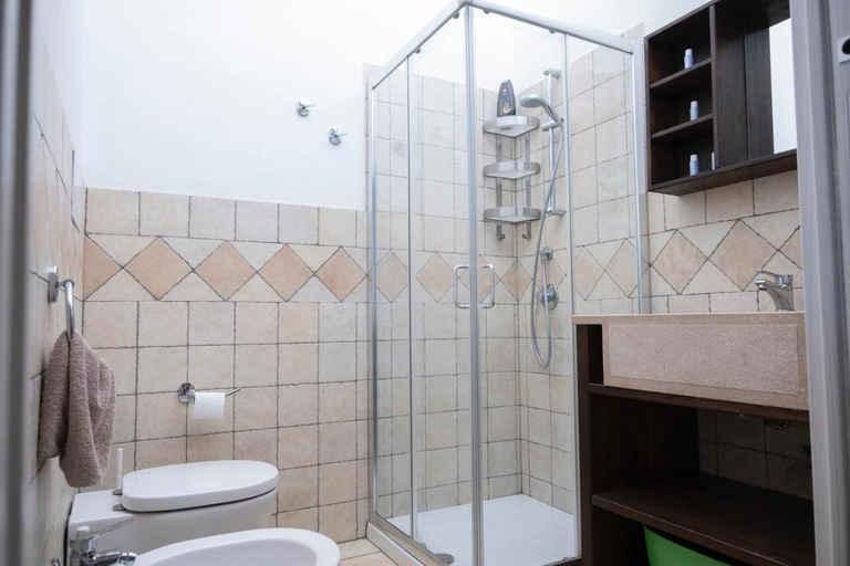 Bathroom, Villa Premiere immersa nel verde a Castelluzzo, Trapani