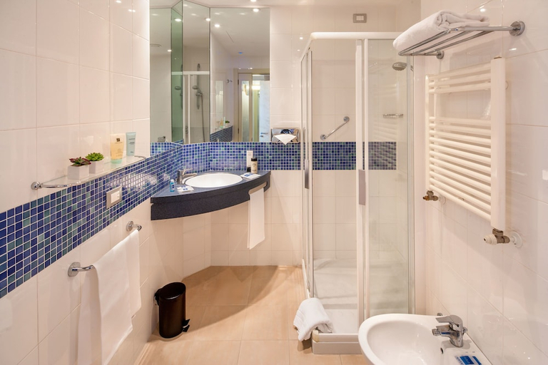 Bathroom 3, Idea Hotel Milano San Siro, Milano