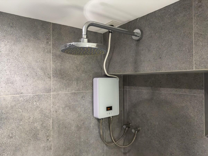 Bathroom 4, A2J Luxury 2BR BGC Suite Near High Street, Malls, Taguig