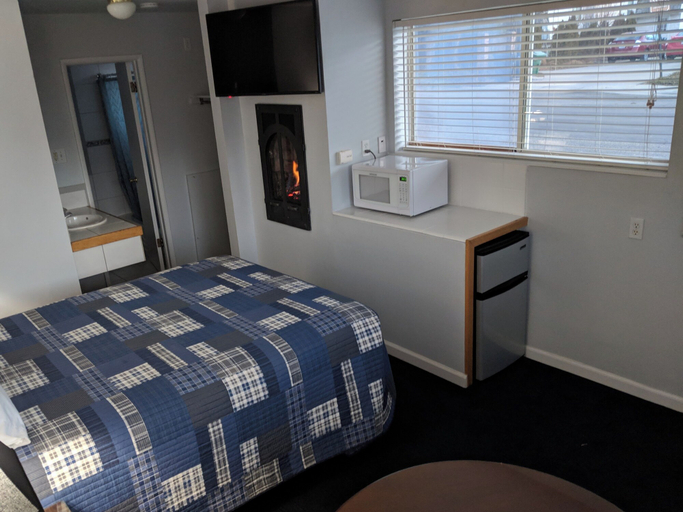 Bedroom 3, Majestic Rockies Motel, Salt Lake