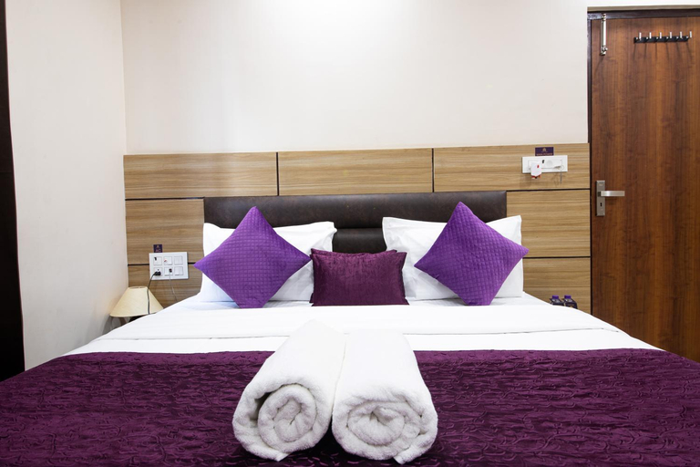 Bedroom 2, Perfect Stayz Dwarkesh - Near Railway station, Hardwar