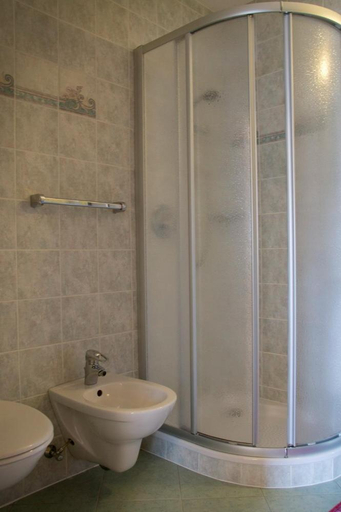 Bathroom 3, Berggasthof Stern, Bolzano