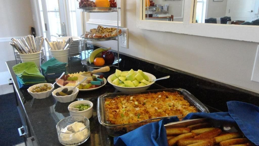 Food & Drinks 5, Anchor Inn Boutique Hotel, Ottawa
